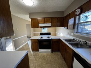 907 Wrenwood Ln in Hinesville, GA - Building Photo - Building Photo