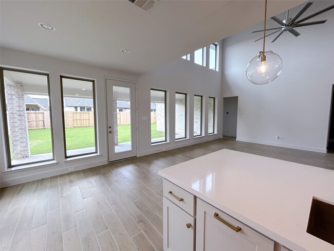 property at 5406 Holly Holw Ln