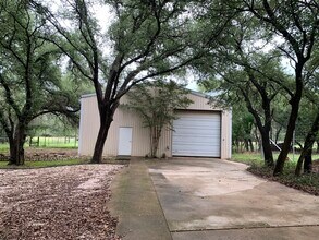 2013 Mayfield Dr in Round Rock, TX - Building Photo - Building Photo