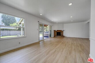 6044 Varna Ave in Los Angeles, CA - Building Photo - Building Photo