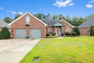 329 W Summerchase Dr in Fayetteville, NC - Building Photo