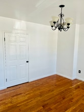 69 Greenville Ave in Jersey City, NJ - Foto de edificio - Building Photo