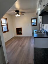 1126 68th St, Unit lower in Kenosha, WI - Foto de edificio - Building Photo