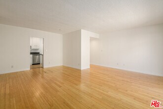 2803 Arizona Ave in Santa Monica, CA - Building Photo - Building Photo