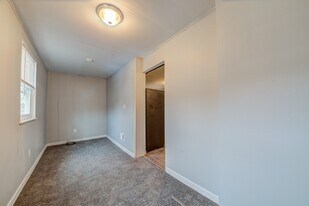 438 Kathleen St, Unit Unit 1 in Pittsburgh, PA - Building Photo