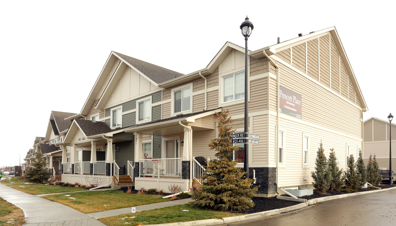 Prescott Place in Spruce Grove, AB - Building Photo