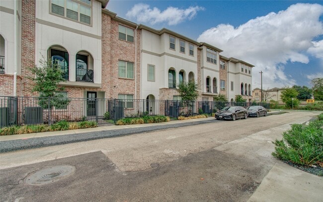 5205 Allen St in Houston, TX - Building Photo - Building Photo