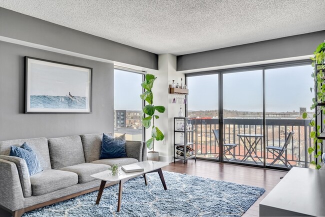 15 N Beacon St in Boston, MA - Building Photo - Building Photo