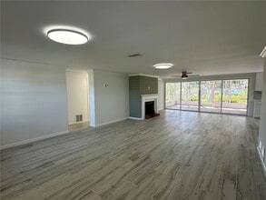 812 Bayview Dr, Unit 664 in Nokomis, FL - Building Photo - Building Photo