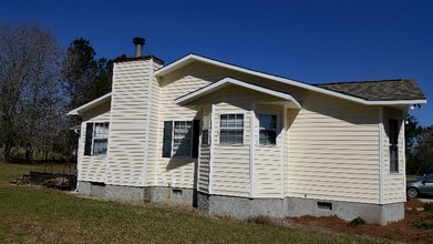 611 Windcrest Dr in Dublin, GA - Building Photo - Building Photo