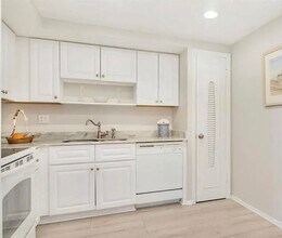 3800 Washington Rd in West Palm Beach, FL - Building Photo - Building Photo