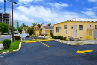 Van Buren Apartments in Hollywood, FL - Building Photo - Building Photo