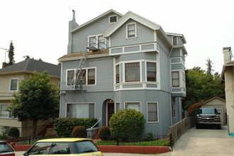 Echo Apartments in Oakland, CA - Building Photo - Building Photo