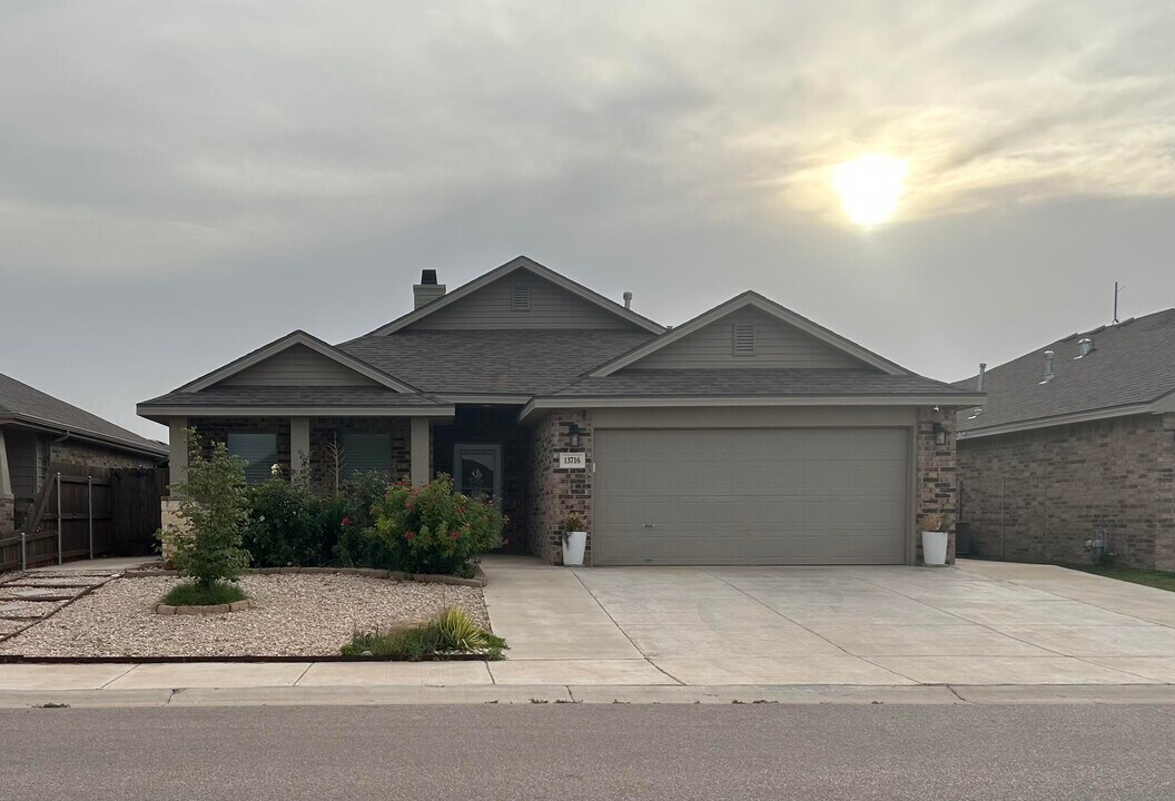 13716 Sherman Ave in Lubbock, TX - Building Photo