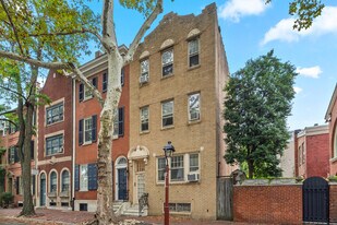 409 Pine St, Unit 3 in Philadelphia, PA - Building Photo