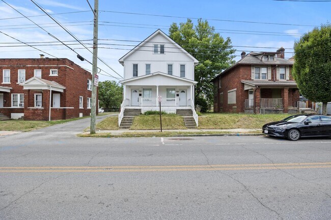 941 E Whittier St in Columbus, OH - Building Photo - Building Photo