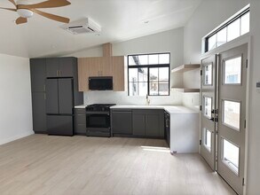 8235 Casa Blanca Pl, Unit 8237 in San Diego, CA - Building Photo - Building Photo