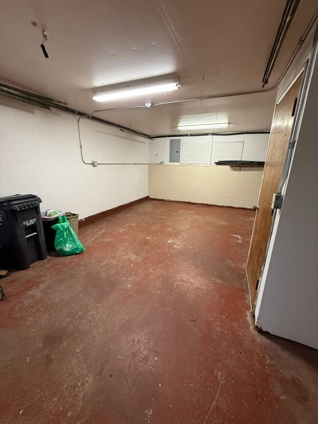 34228 Pittsburg Rd in Saint Helens, OR - Building Photo - Building Photo