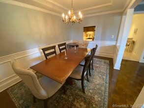 15 Highland St-Unit -301 in West Hartford, CT - Building Photo - Building Photo