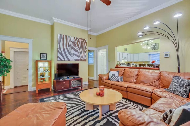 property at 524 E Duffy St