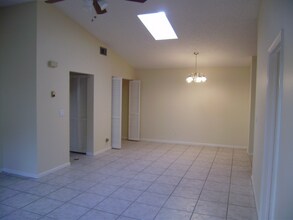 8745 Satalite Terrace in West Palm Beach, FL - Building Photo - Building Photo