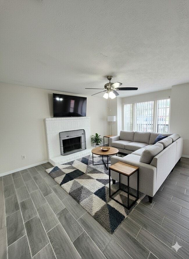 10047 Emerald Creek Dr