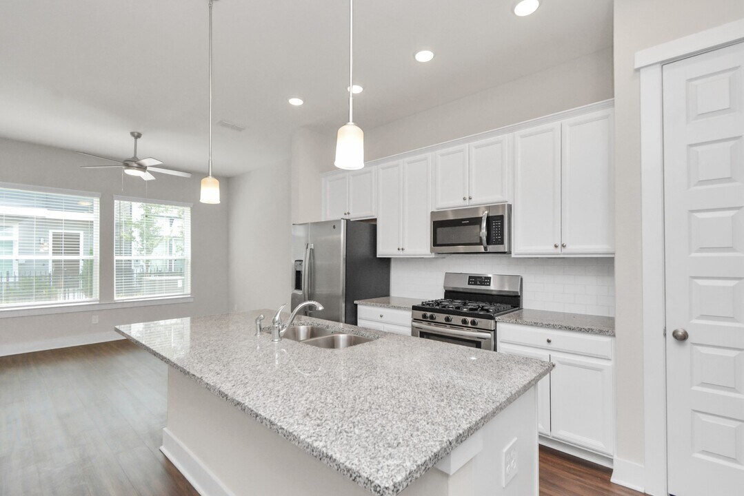 721 Strawberry Pines Ct in Houston, TX - Building Photo