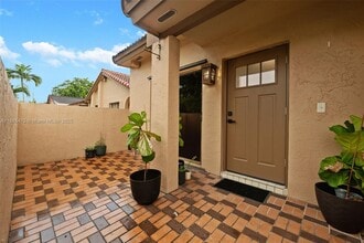 6633 NW 179th Terrace in Hialeah, FL - Building Photo - Building Photo