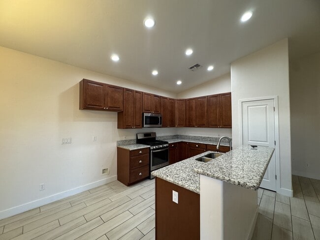 4766 Anthony Ave in Kingman, AZ - Building Photo - Building Photo