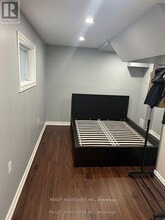 843 Sparrow Rd in Newmarket, ON - Building Photo - Building Photo