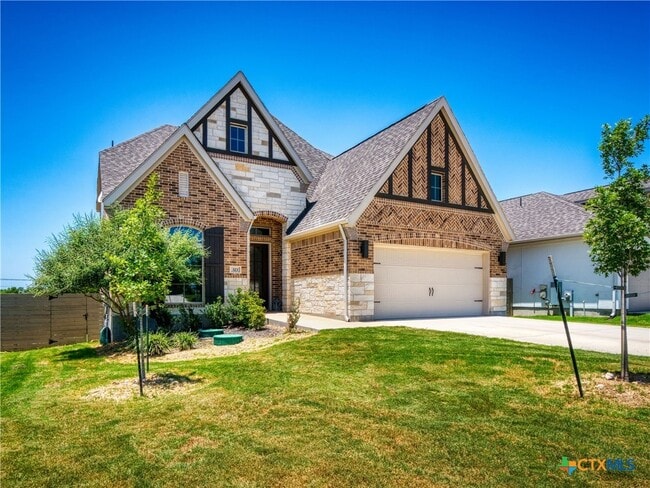 property at 323 Sugarcane