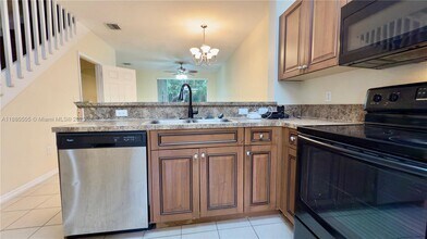 1918 Alamanda Way in Riviera Beach, FL - Building Photo - Building Photo