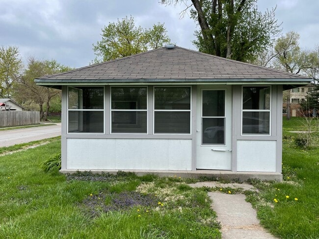 property at 2001 N 29th St