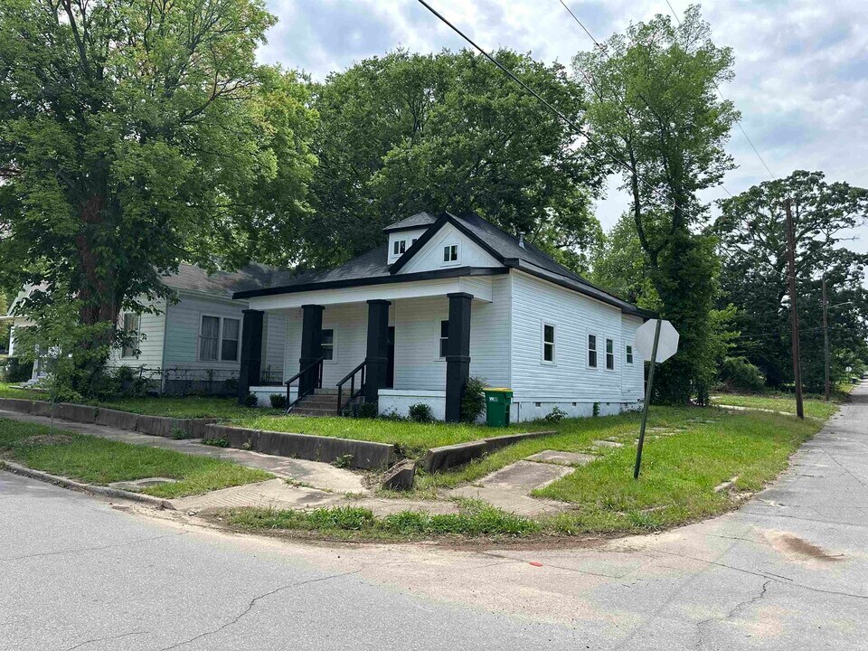 2000 Rock St in Little Rock, AR - Building Photo