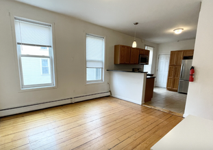 44 Delle Ave, Unit 2 in Boston, MA - Foto de edificio - Building Photo