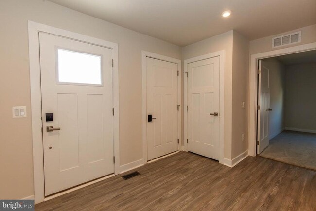 210 Eternal Way in Hedgesville, WV - Building Photo - Building Photo