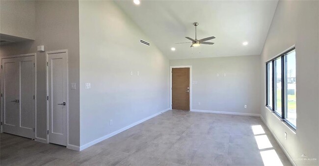 1301 E Hibiscus Ave in McAllen, TX - Building Photo - Building Photo