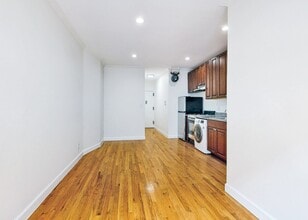 West 150th Street, Unit 3E in New York, NY - Building Photo - Building Photo