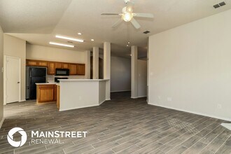 7701 Amsterdam Ln in Arlington, TX - Foto de edificio - Building Photo