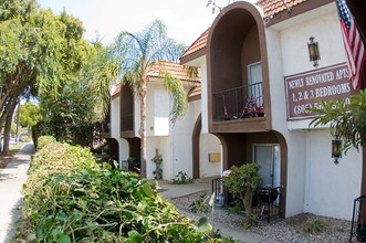 1905 De La Vina St in Santa Barbara, CA - Building Photo - Building Photo