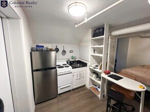 90 Charles St, Unit 1 in Boston, MA - Foto de edificio - Building Photo