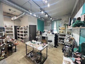 190 Christopher Columbus Dr in Jersey City, NJ - Building Photo - Building Photo