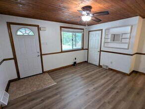 301 Milroy St in Pittsburgh, PA - Building Photo - Building Photo