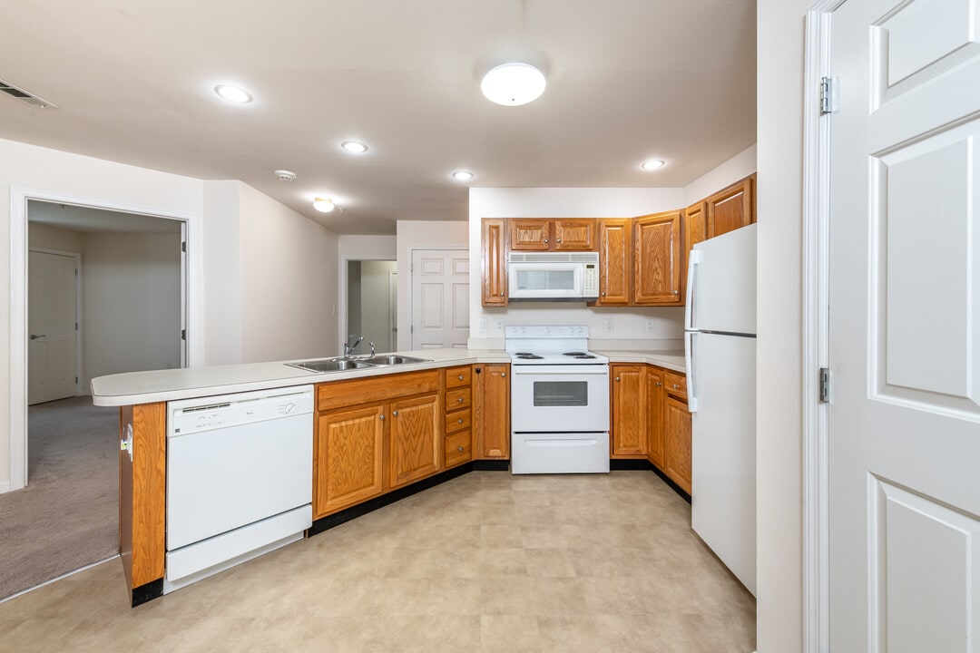 Royalton Apartments - Senior Living in North Royalton, OH - Building Photo