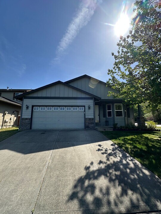 3604 Astaire St NE in Lacey, WA - Building Photo