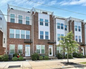 256 Parkwood Ave in Charlotte, NC - Building Photo - Building Photo