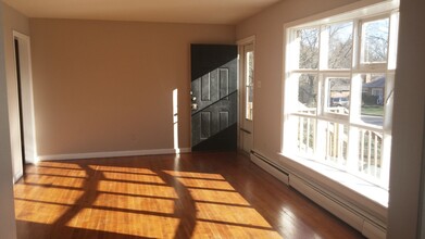 8206 Adrian Dr in Richmond, VA - Building Photo - Building Photo