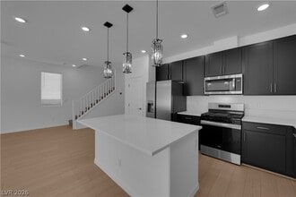 10227 Estancia Hl St in Las Vegas, NV - Building Photo - Building Photo