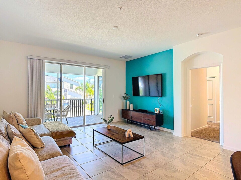8863 Cabot Cliffs Dr in Kissimmee, FL - Building Photo