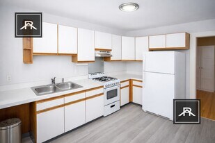 96 Kent St, Unit 2 in Brookline, MA - Building Photo